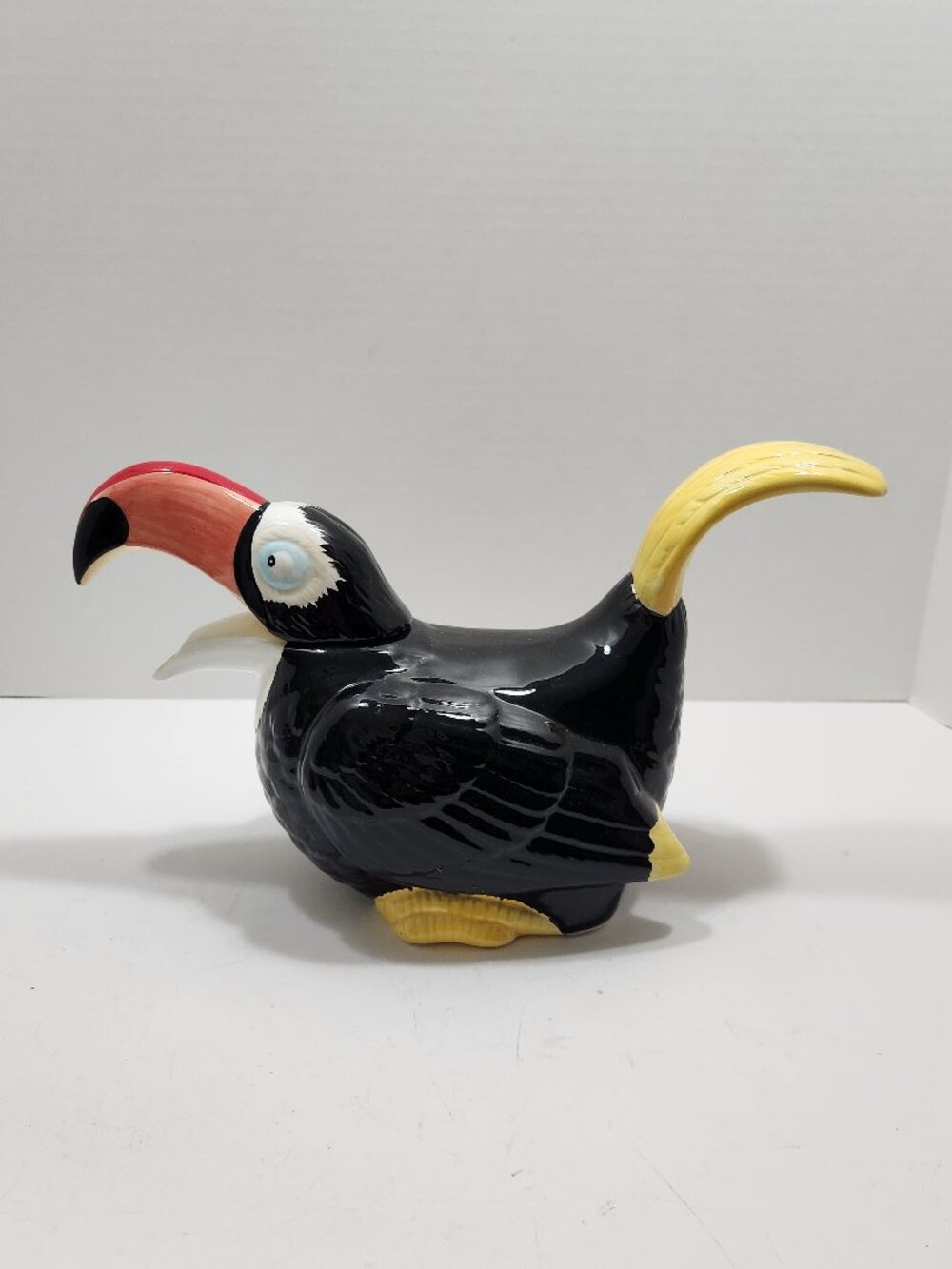 VTG 1990 Bergschrund Seattle Toucan Teapot Ceramic Hand Painted Bird Complete